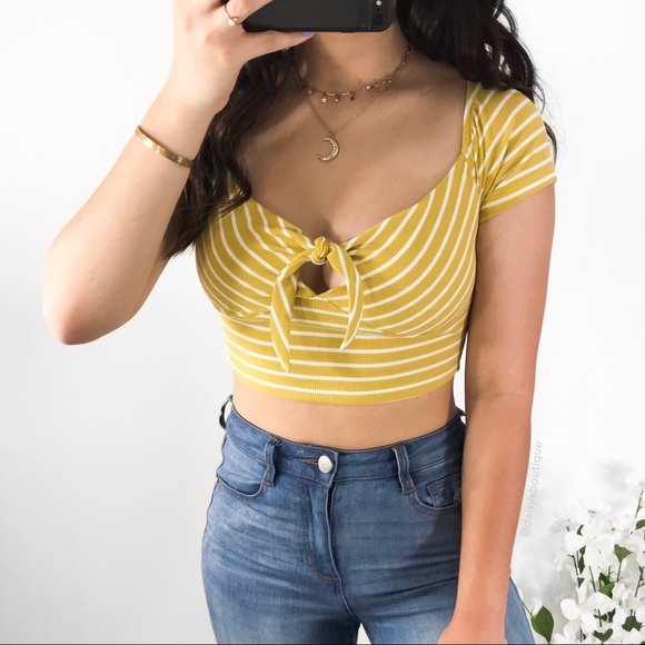 ❤️SALE❤️ mustard yellow striped knot crop top - Picture 2 of 4